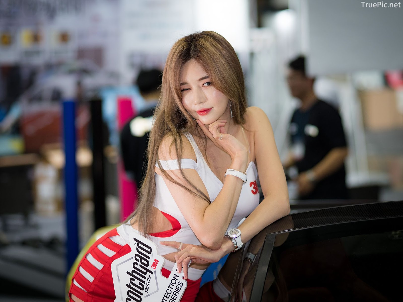 1.Korean Racing Model - Han Gaeun - Seoul Auto Salon 2019 (1).jpg