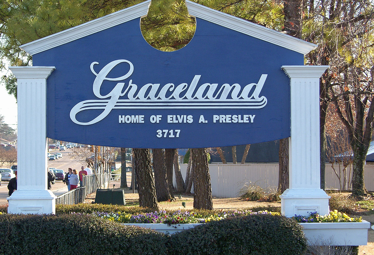 1280px-Graceland_sign.jpg