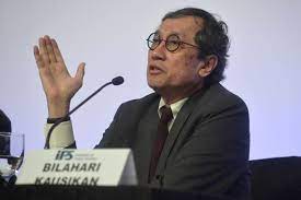Retired Singapore diplomat Bilahari Kausikan dismisses claims by Cambodia  of being agent to foreign power, Politics News & Top Stories - The Straits  Times