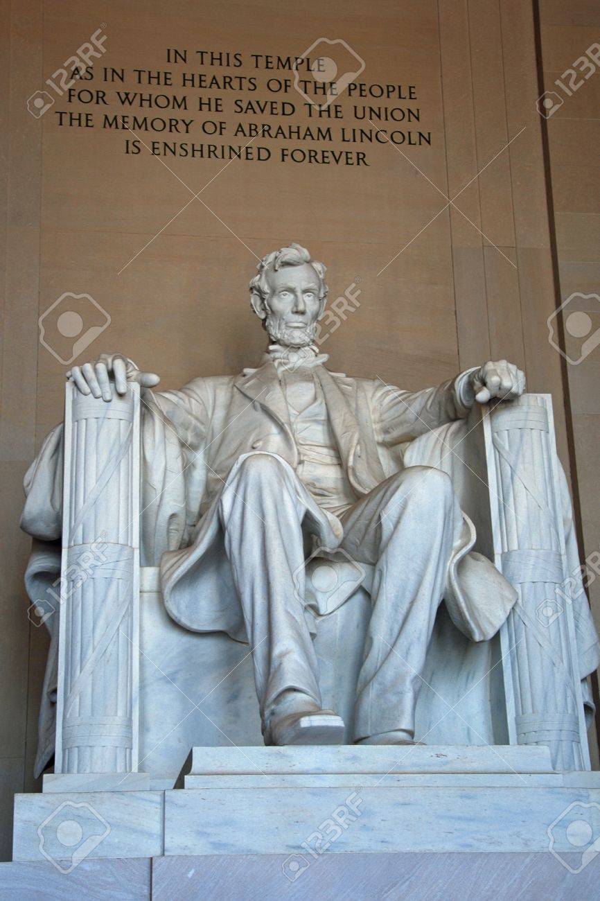 18369680-abraham-lincoln-statue-in-the-lincoln-memorial-in-washington-dc.jpg
