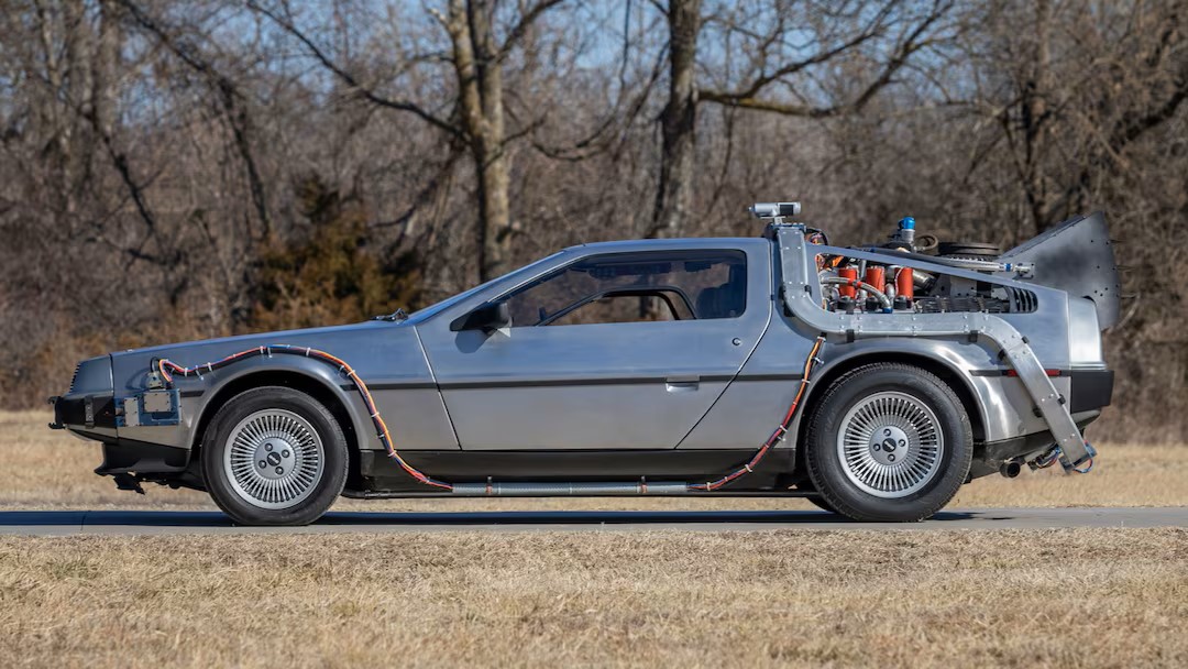 1982_DeLorean_DMC-12_Time_Machine_Mecum_10.jpeg
