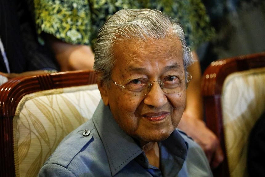 2022-10-11T055345Z1959254262RC2SYW91YW9RRTRMADP3MALAYSIA-POLITICS_0.jpeg