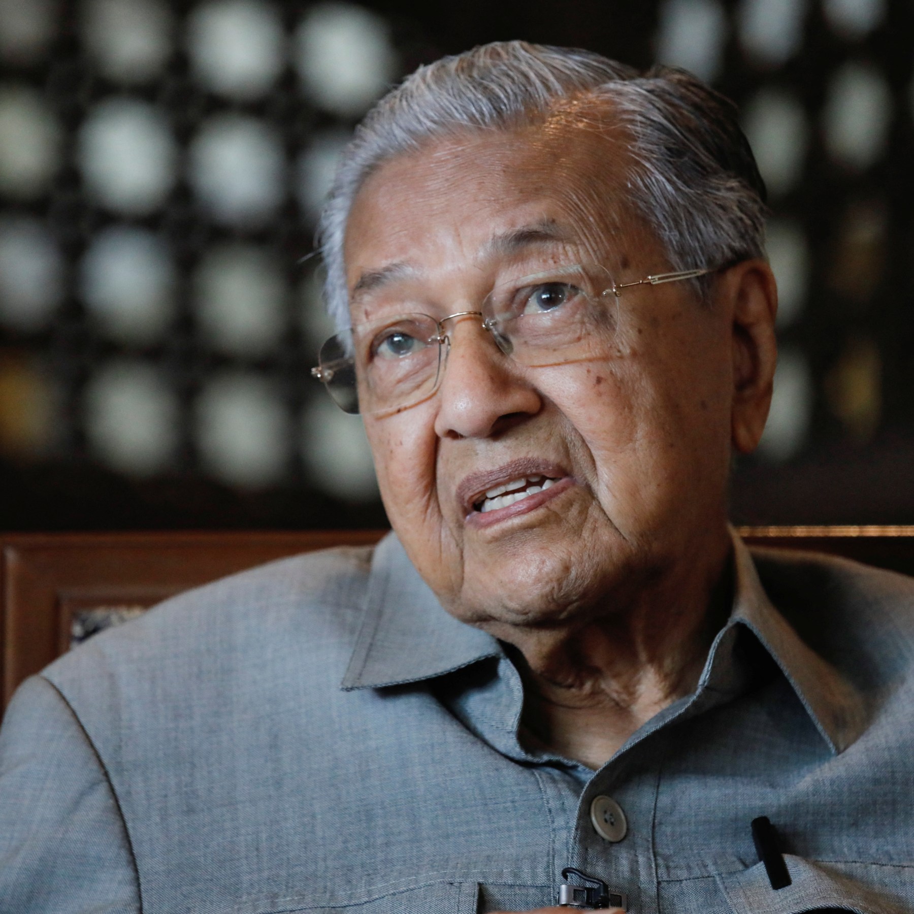 2022-11-08T093336Z_1508809761_RC2EHX9IGMAL_RTRMADP_3_MALAYSIA-ELECTION-MAHATHIR-1730180012.jpg