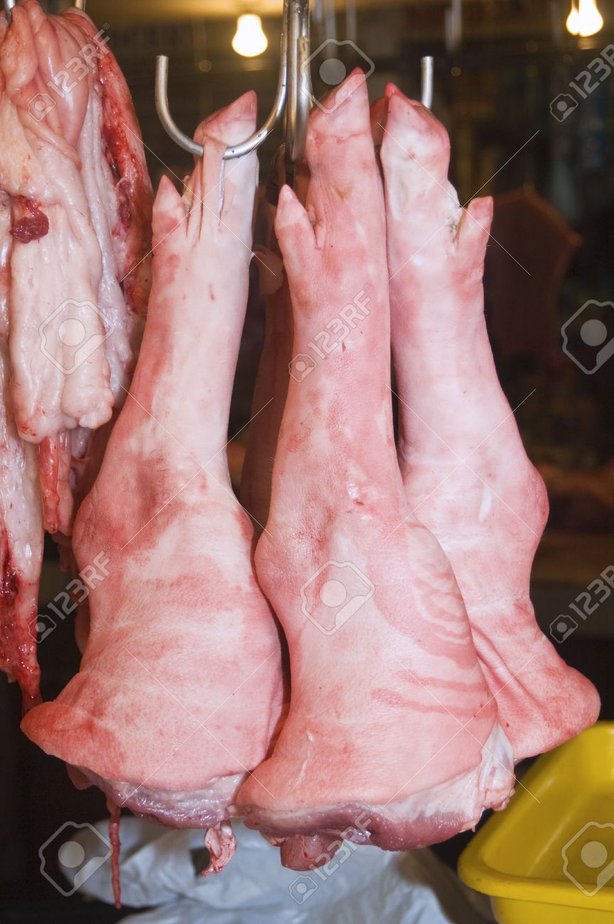 2522267-pig-legs-or-pata-in-a-wet-market.jpg