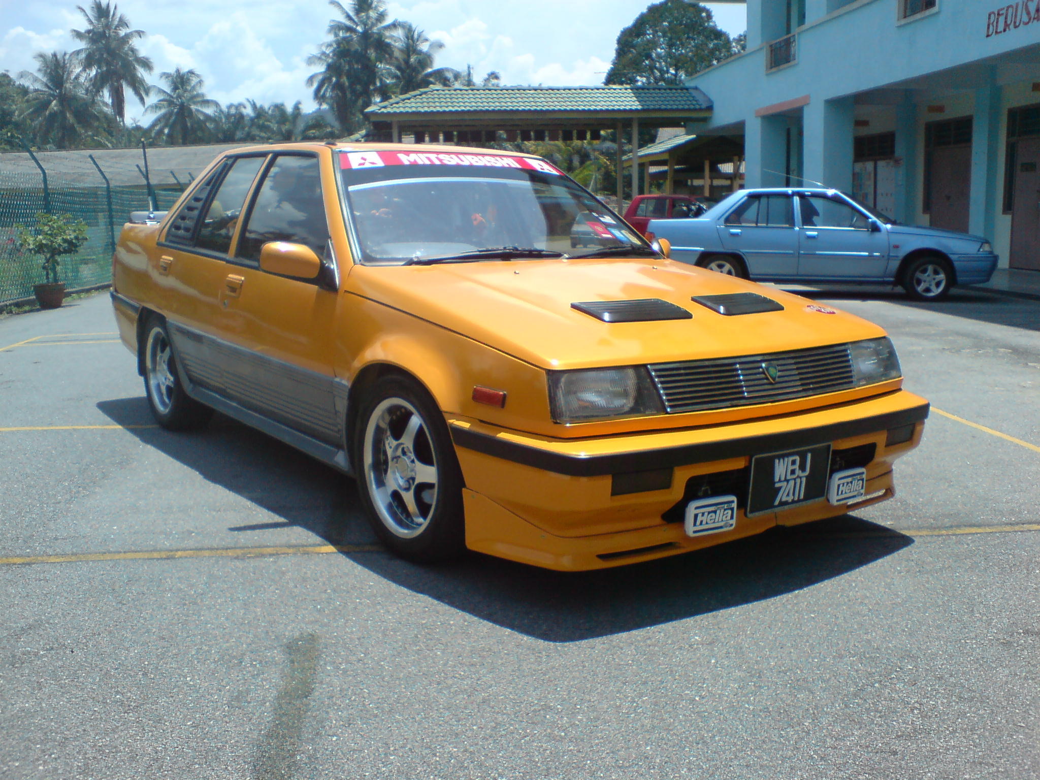 33038040006_original.jpg