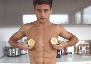388x210_No-Tom-Daley-Lemon-Water-Doesnt-Give-You-Abs-1.jpg