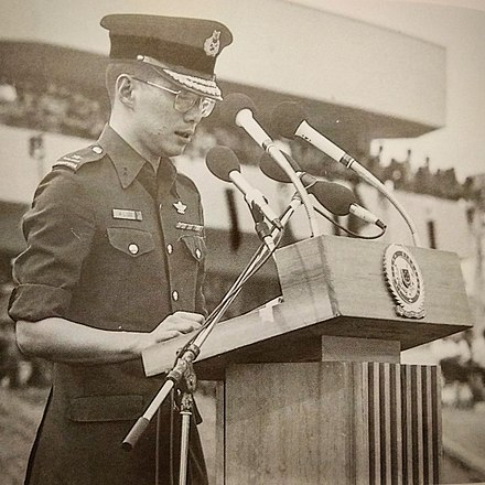 440px-Brigadier-General_Lee_Hsien_Loong,_Chief-of-Staff_(General_Staff)_of_the_Singapore_Armed...jpg