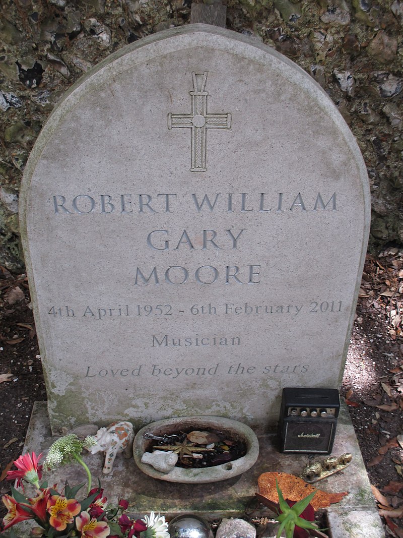 800px-Gary_Moore's_gravestone.jpg