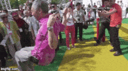 9856E8FE-91B0-431D-AC2C-BA79F7D21000.gif
