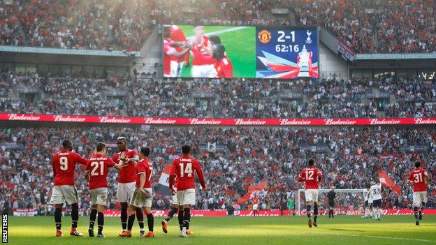 _100978663_manchester_united_reuters.jpg