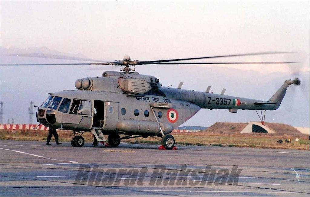 Вертолет сми. Ми-17в-5 Индия. Ми-17 ВВС Индии. Ми-17 вертолет. Ми-8 ВВС Индии.