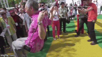 CA208E71-C9BF-4EED-AD64-C2433CB6EF76.gif