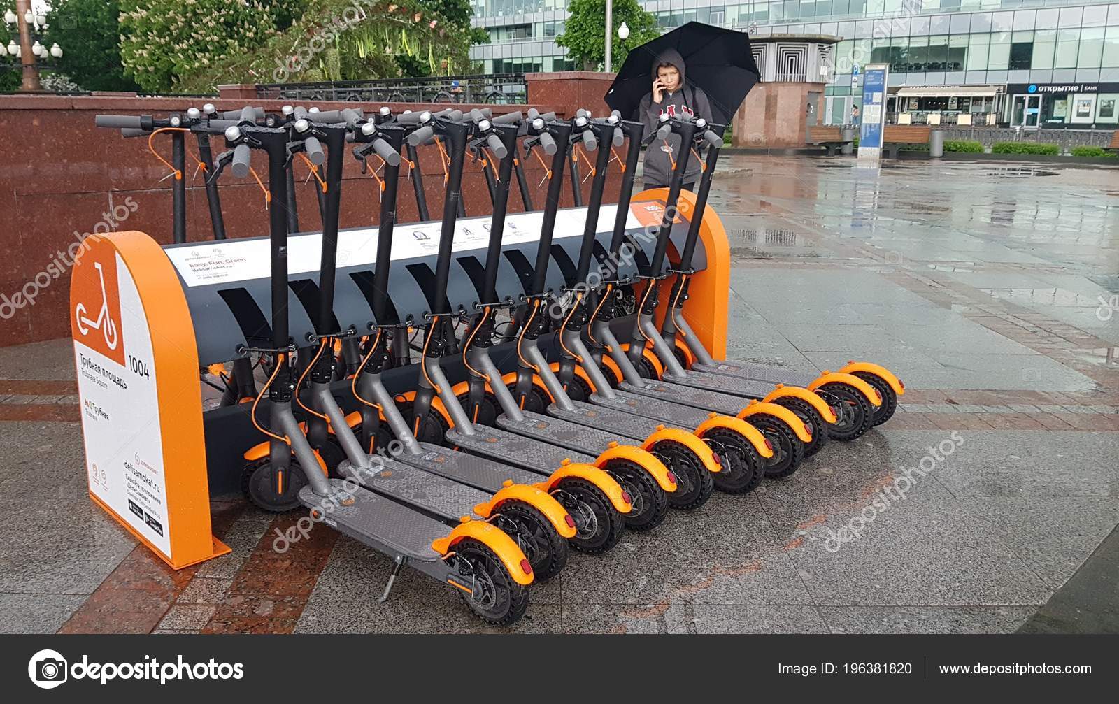 depositphotos_196381820-stock-photo-electric-kick-scooter-in-sharing.jpg