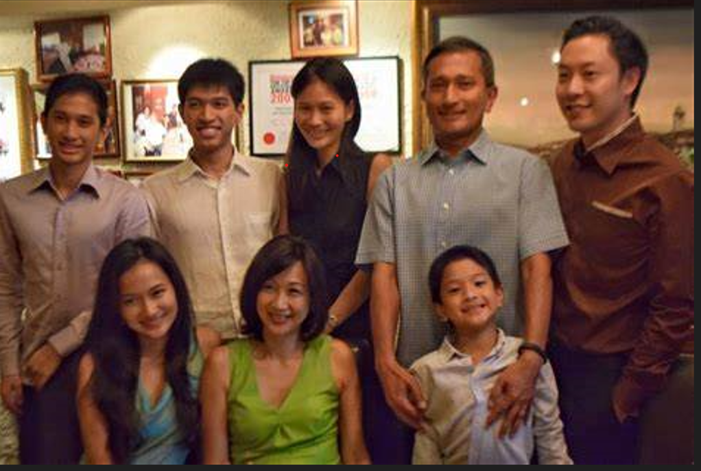 Dr_vivian family.png