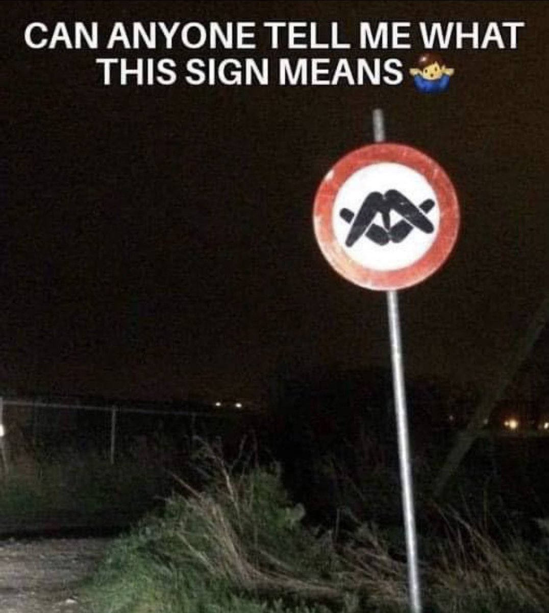 F0yrfObagAAV51R.jpg