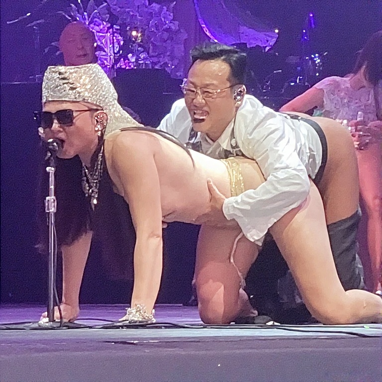 gaga2.jpg