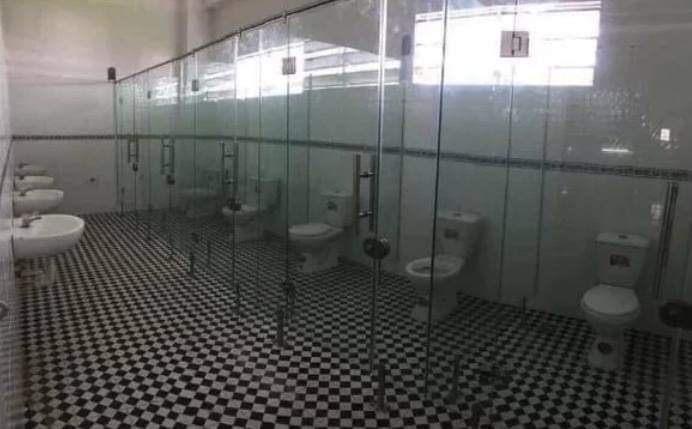glass toilet.jpg