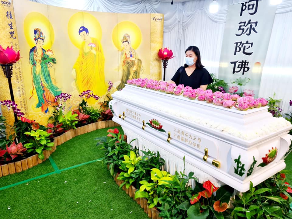 Grace Casket4.jpg