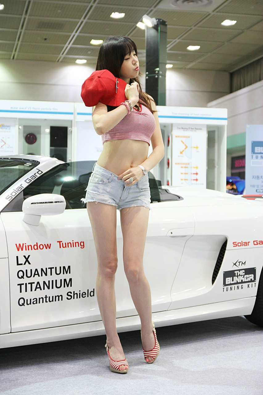 Hong Ji Yeon At SAS 2014-26.jpg
