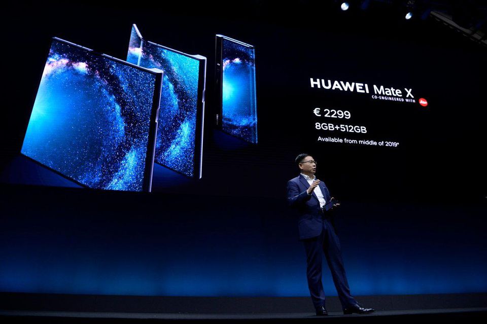 https___blogs-images.forbes.com_ywang_files_2019_02_MateX-1200x799.jpg