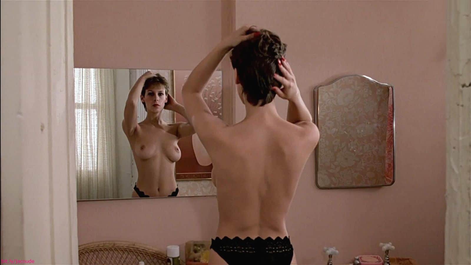 jamie-lee-curtis-nude-trading-places-6.jpg
