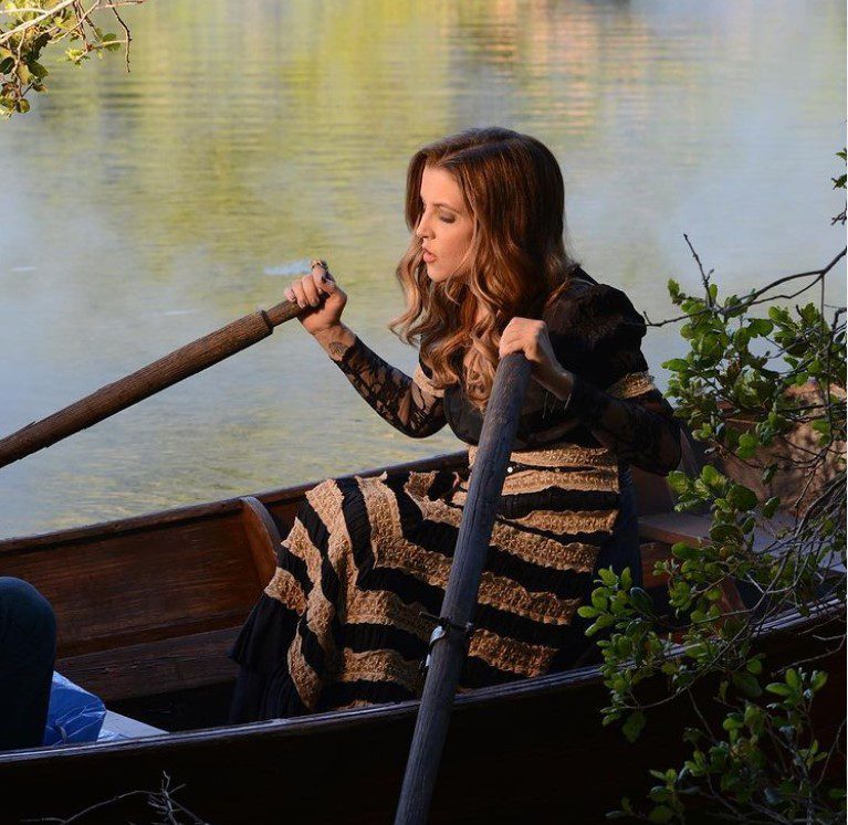 Lisa Marie Presley-001.jpg