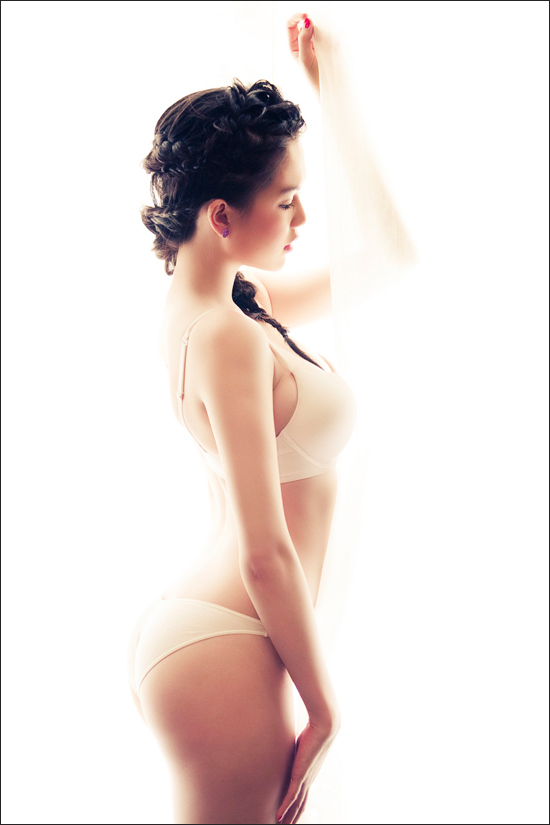 Ngoc Trinh5-1.jpg
