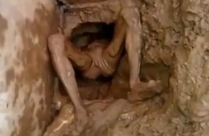 Prisoner-tries-to-escape-via-the-toilet-300x195.jpg