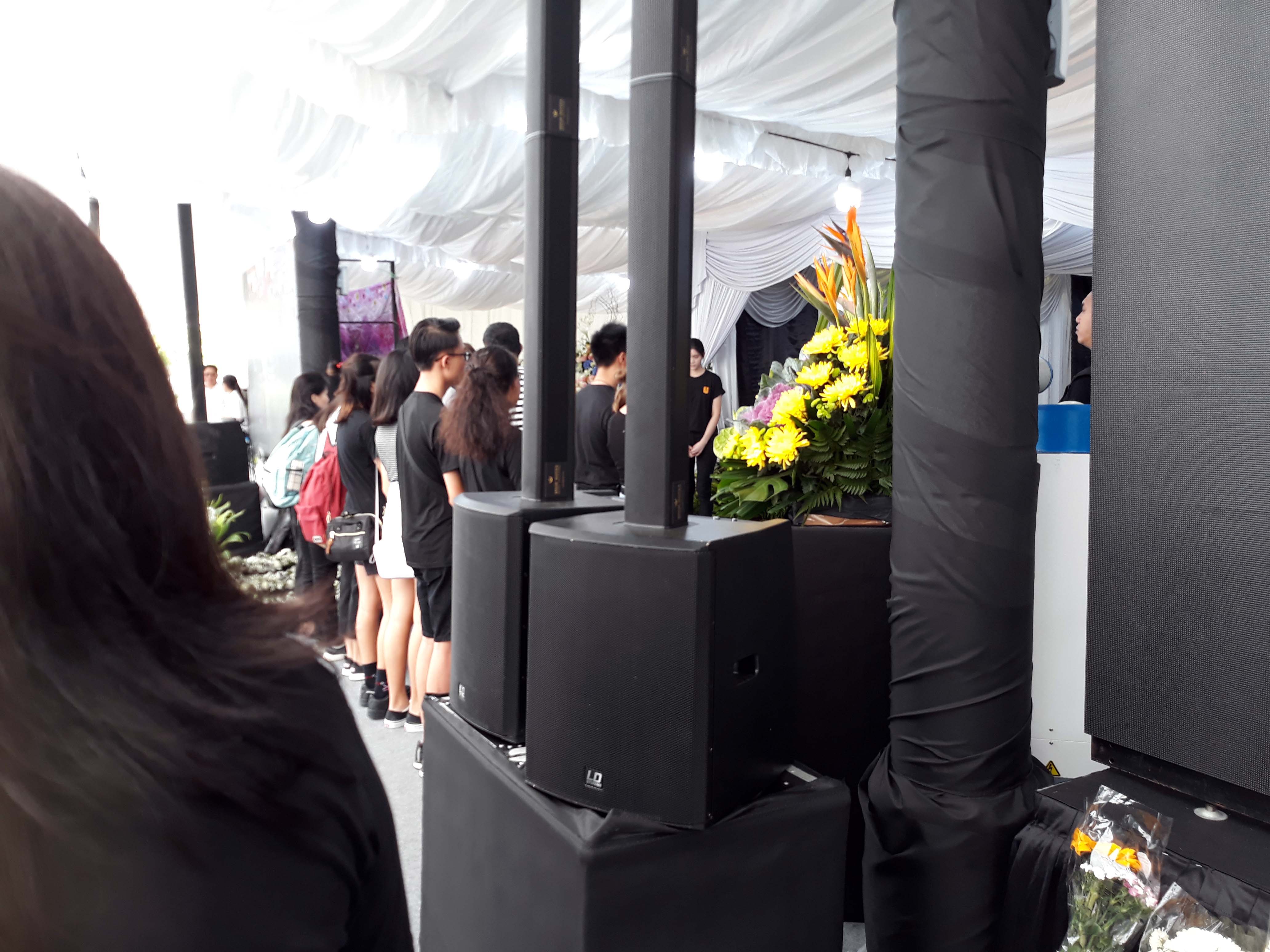 Queue 2.jpg