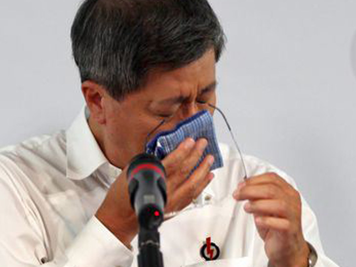 redwire-singapore-lim-boon-heng-crying.jpg