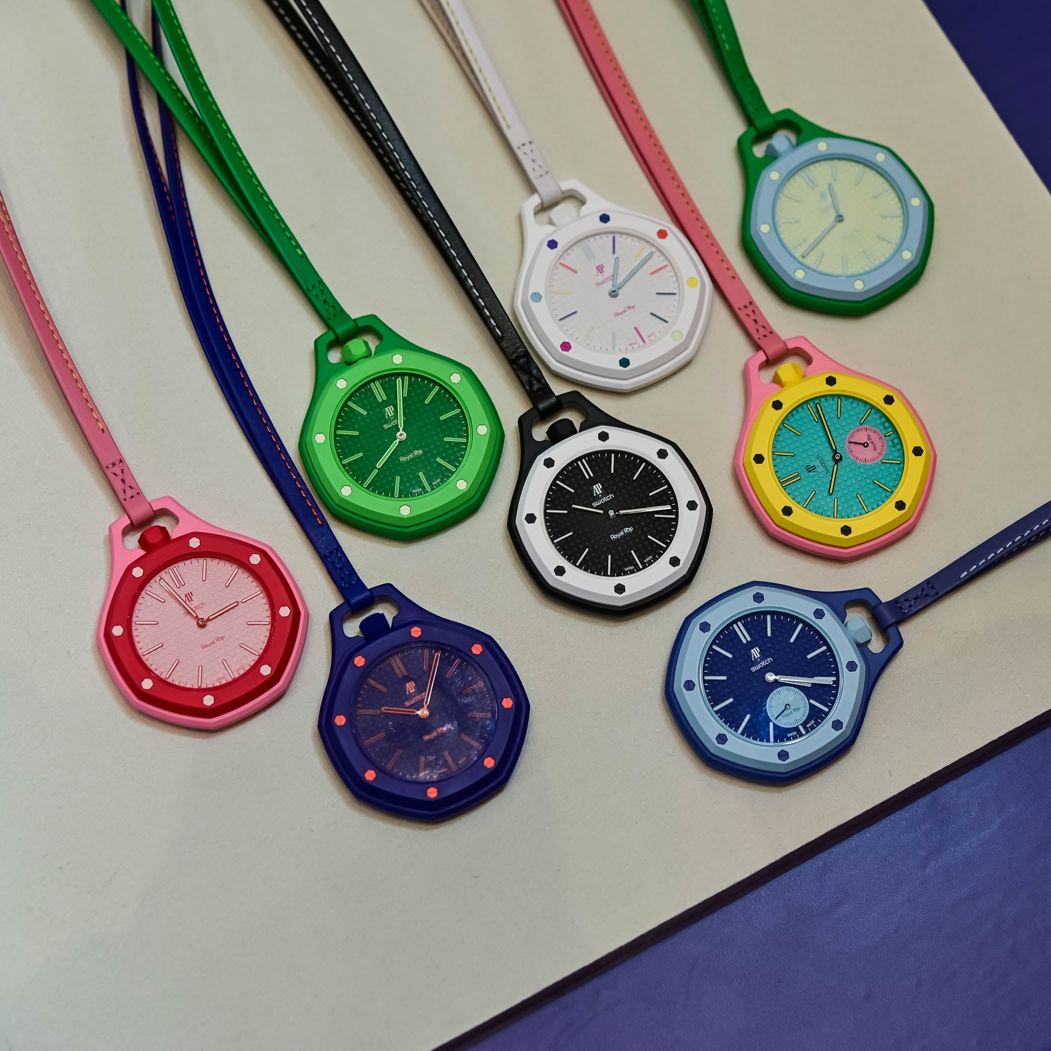 Swatch-x-Audemars-Piguet-Swatch-Pop-Pocket-Watch-Royal-Oak-Bioceramic-Full-Review-Video-16.jpg