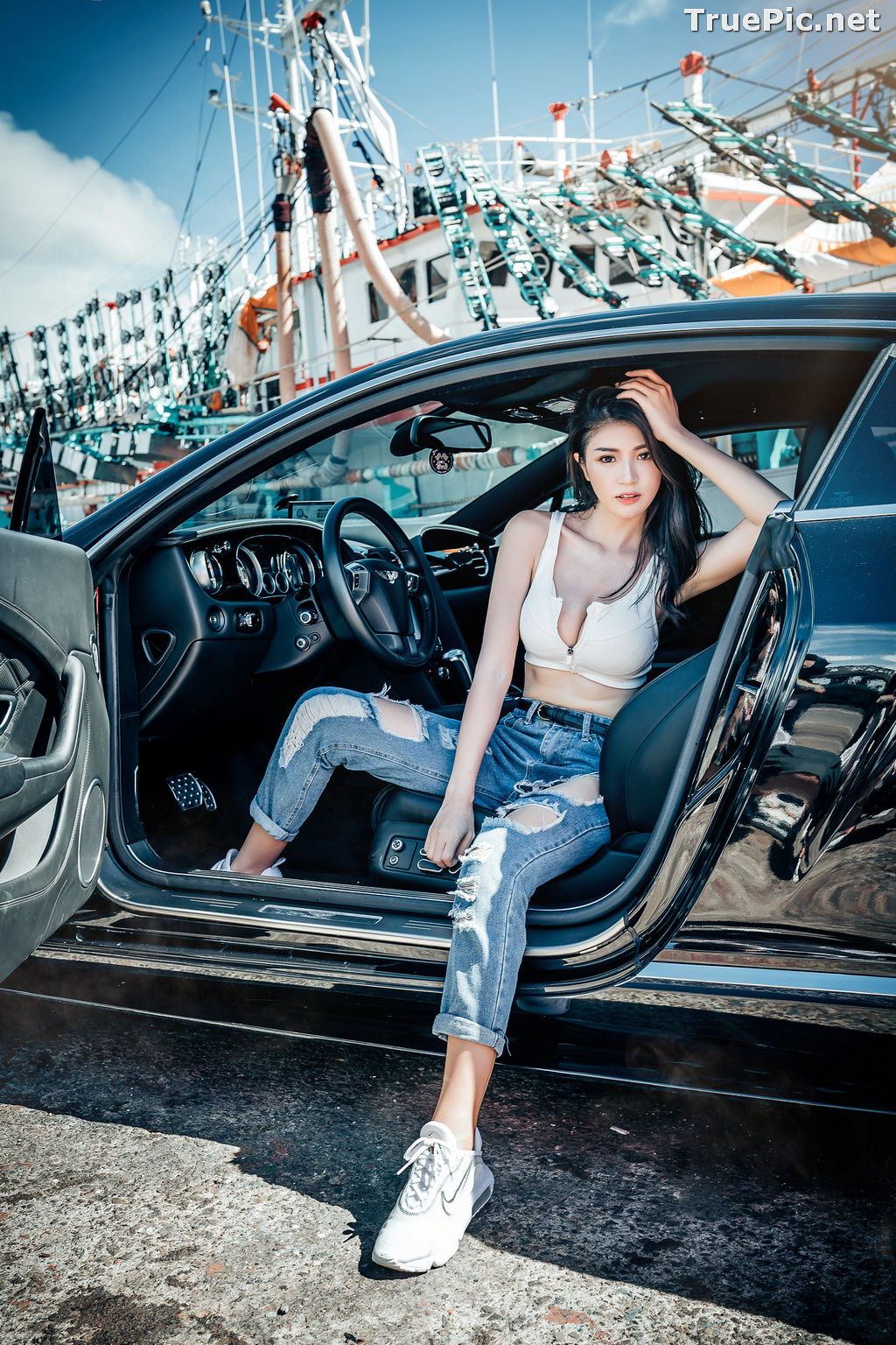 Taiwanese-Model-Femi-Sexy-Beautiful-Girl-and-Supercars-TruePic.net (10).jpg
