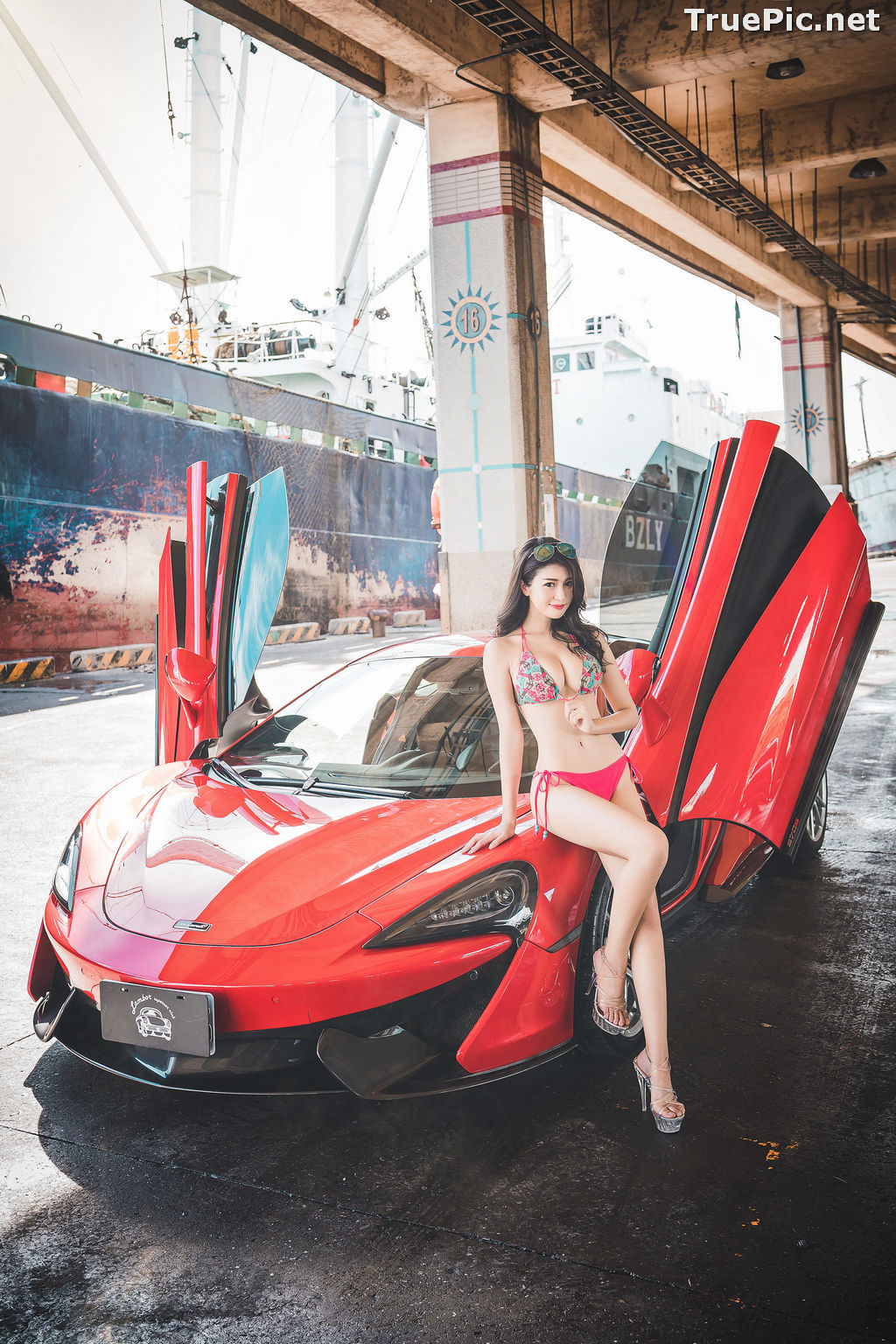 Taiwanese-Model-Femi-Sexy-Beautiful-Girl-and-Supercars-TruePic.net (9).jpg
