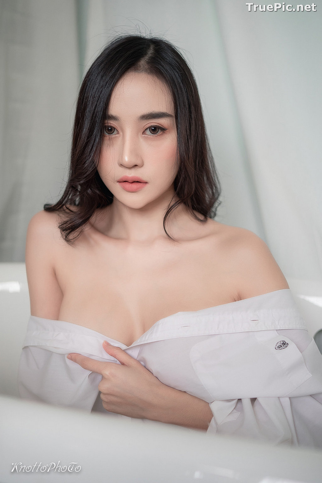 Thailand-Sexy-Model-Donutbaby-Dlh-Hot-Bunny-Donuts-TruePic.net (1).jpg