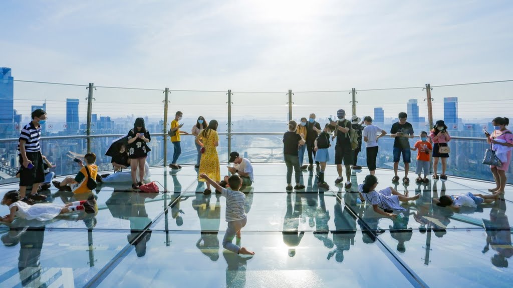 tr08-june-sky-bridge-raffles.jpg