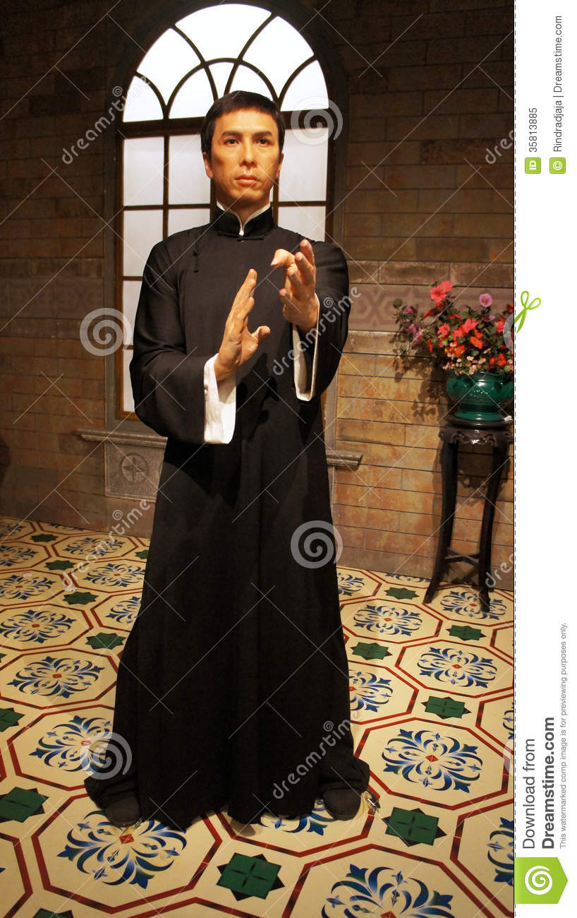 wax-statue-donnie-yen-madame-tussaud-s-wax-museum-hk-very-famous-actor-shows-his-fighting-pose...jpg